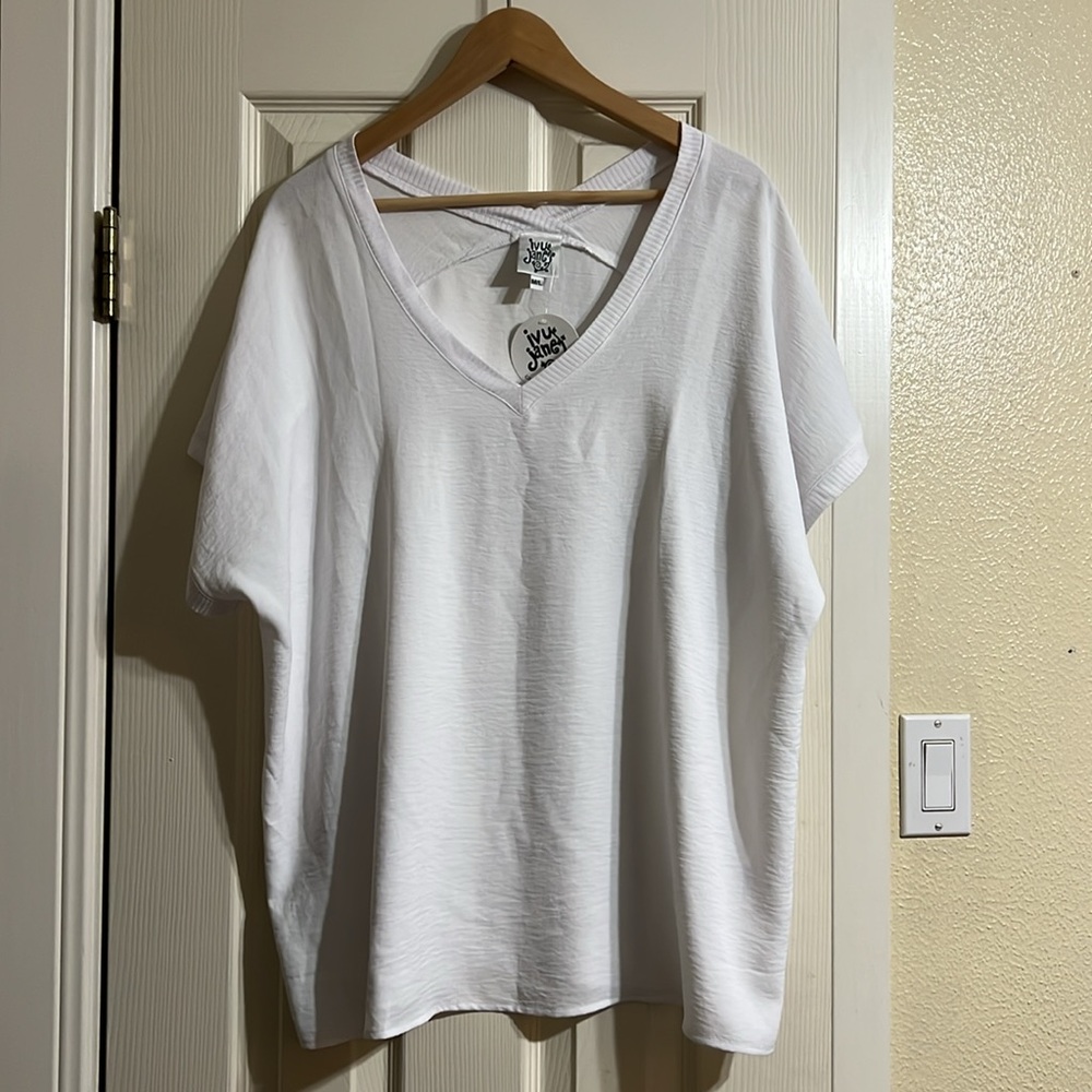 Ivy Jane V Neck Rib Trim Tee